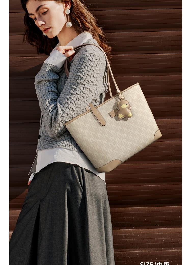 NUCELLE Angelababy's Duck Tote Bag 2026, Light Luxury Niche Commuter Shoulder Bag for Women, Birthday Gift 16