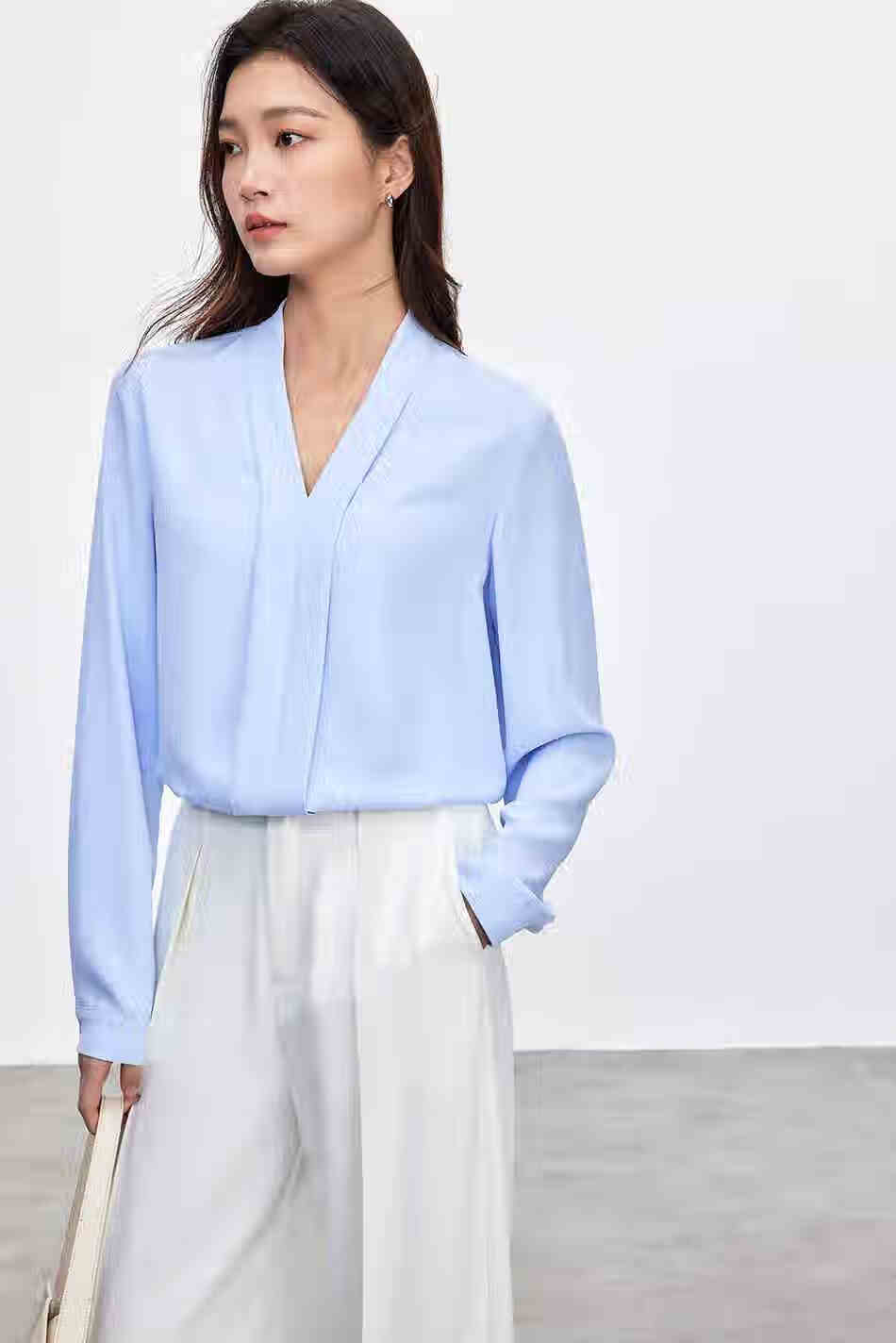 Sentubila V-Neck Pleated Design Lightweight Draping Slightly Stretchy Chiffon Blouse for Women, Autumn Light Office Commute Elegant Slimming Top 1