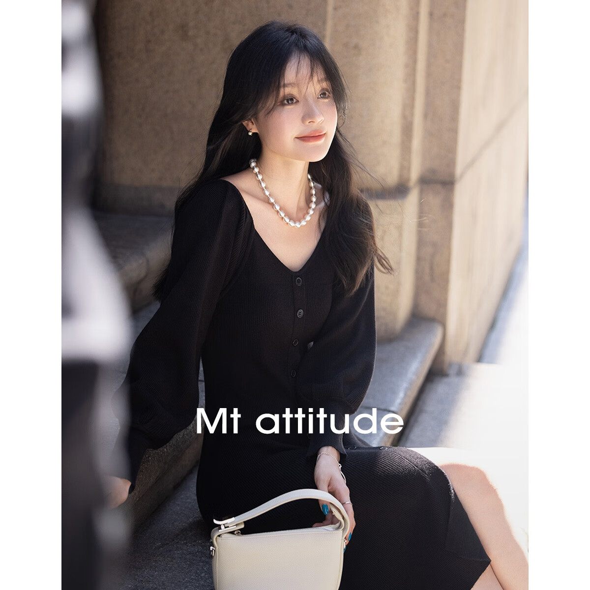 MT French Vintage Black Swan V-Neck Long Sleeve Knit Dress for Autumn Dates