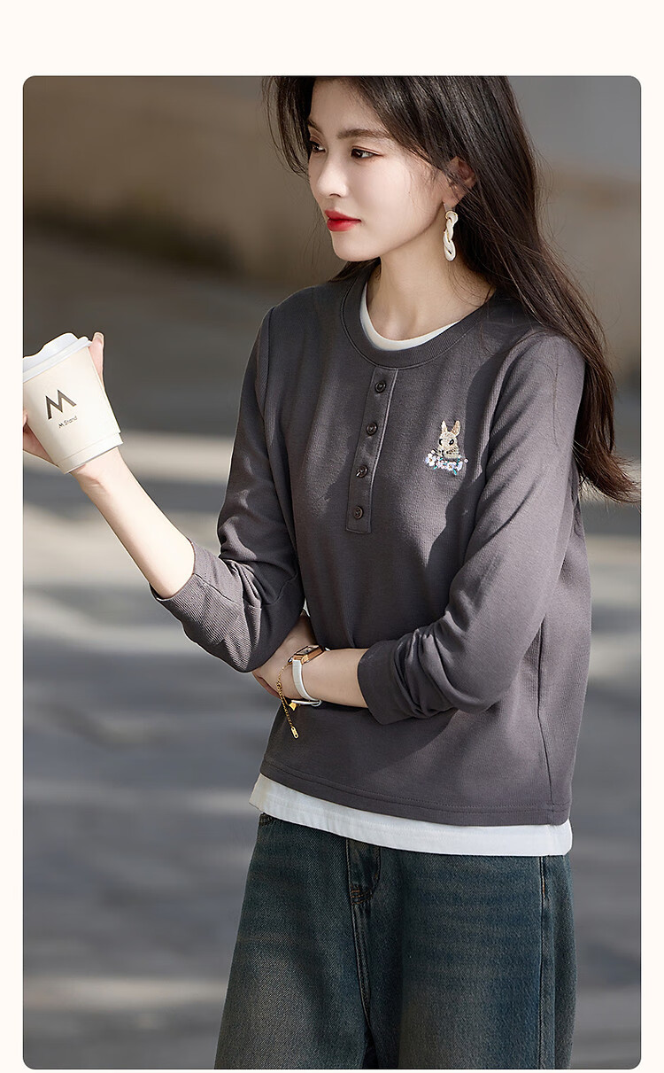 Demna【Rabbit Patchwork Fake Two-piece Women's T-shirt】2025 Autumn New Commuter Round Neck Long Sleeve T-shirt Women 2