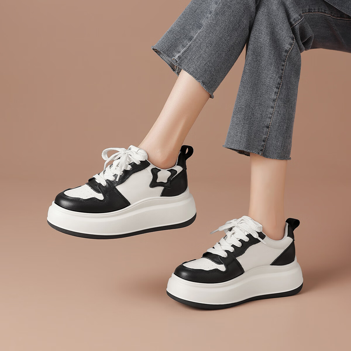 BOERDIQI Top-Grain Leather Versatile White Sneakers for Women, Thick-Soled Height-Increasing Casual Sports Shoes, White And Black, Size 36