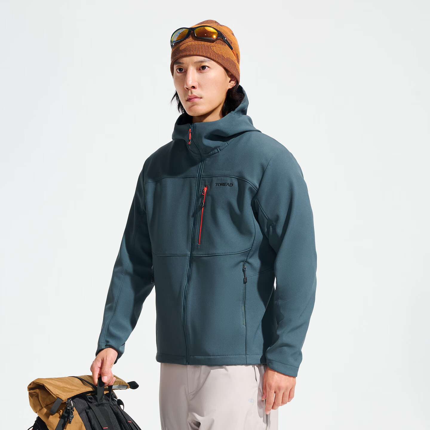 TOREAD Men's Softshell Jacket Autumn Winter Outdoor Sports Warm Coat TAEEAN91053