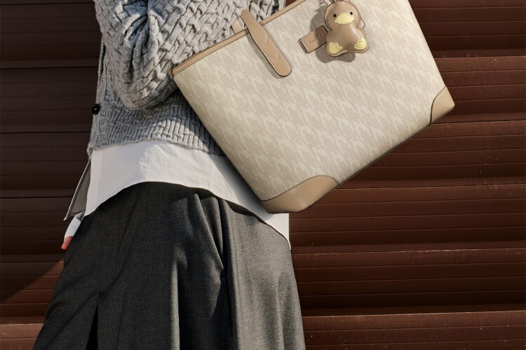 NUCELLE Angelababy's Duck Tote Bag, 2026 Light Luxury Niche Commuter Shoulder Bag for Women, Birthday Gift 24