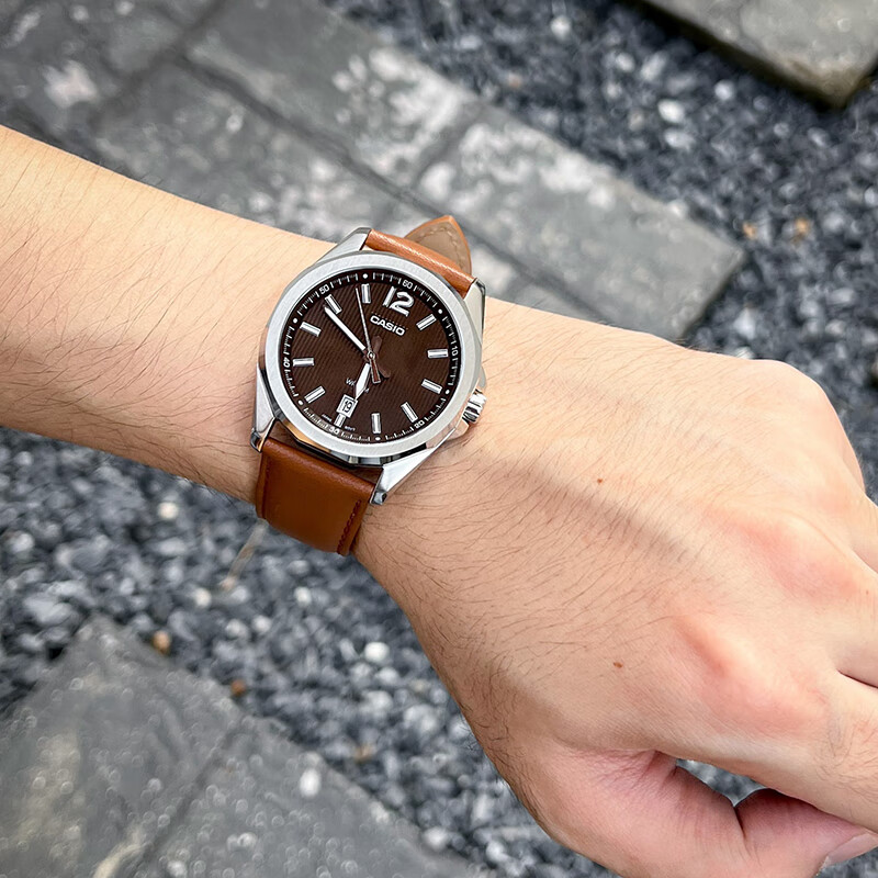 CASIO Men's Watch, Student Sports Quartz Analog Watch, Simple And Stylish Fashion Gift for Men And Women, MTP-E725L