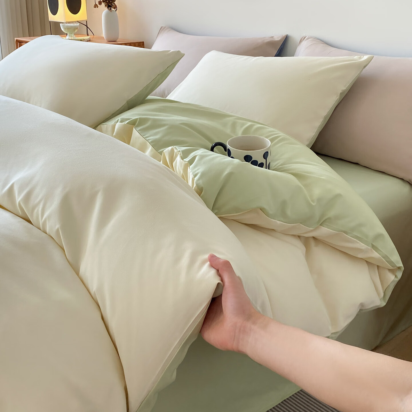 Hongdou 4-Piece Bedding Set for 1.8m Bed with Fitted Sheet, Skin-Friendly Naked Sleep Duvet Cover 200x230cm Double Dormitory Home Use