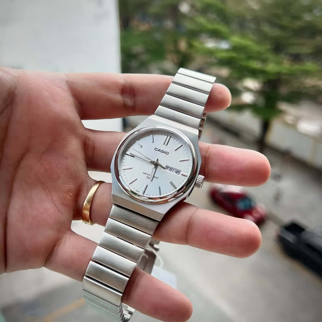 CASIO Men's Watch, Student Sports Quartz Analog Watch, Simple And Stylish Fashion Gift for Men And Women, MTP-E725L 6