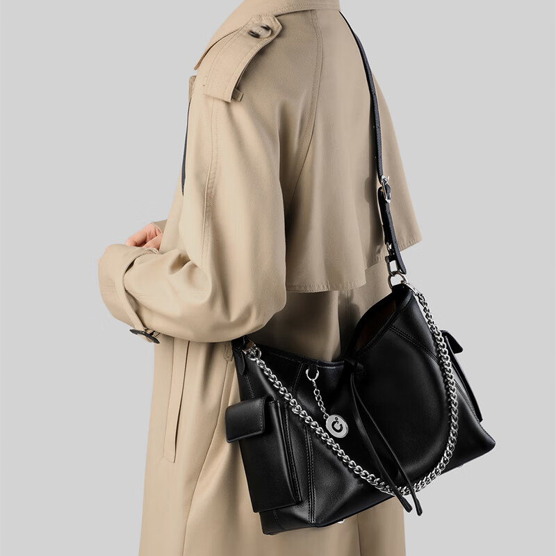 C.BANNER Leather Handbag, Women's Crossbody Bag, Large Capacity Chain Shoulder Tote, Brand Birthday Gift for Girlfriend on May 20