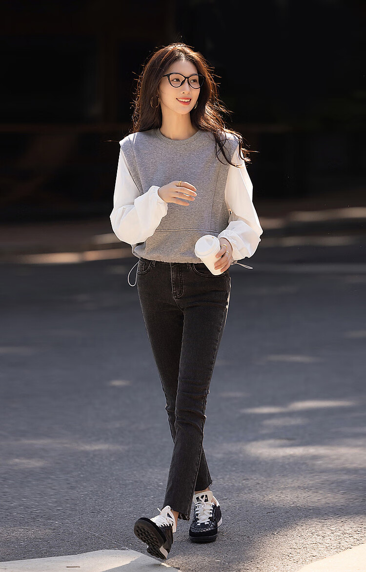 Demana Women's Spring Simple Style Cloud Texture Cotton 3D Adjustable Elastic Sweatshirt Top 5
