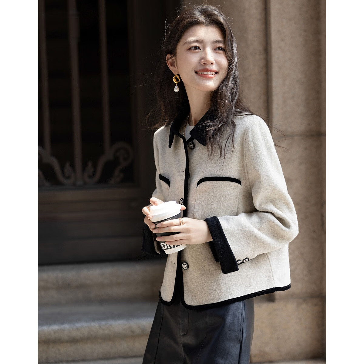 Demana Luxury Lightweight Double-Sided Wool Blend Winter Urban Elegant Color-Block Notched Lapel Loose Short Women's Coat