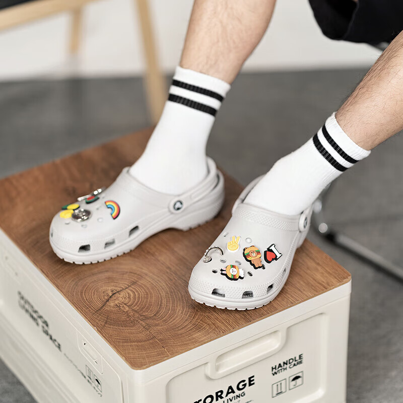 Crocs Classic Clog Sandals for Men And Women, Casual Fashion Trendy Beach Shoes with Closed-Toe Slip-On Slippers 10001-1FT Size 42-43