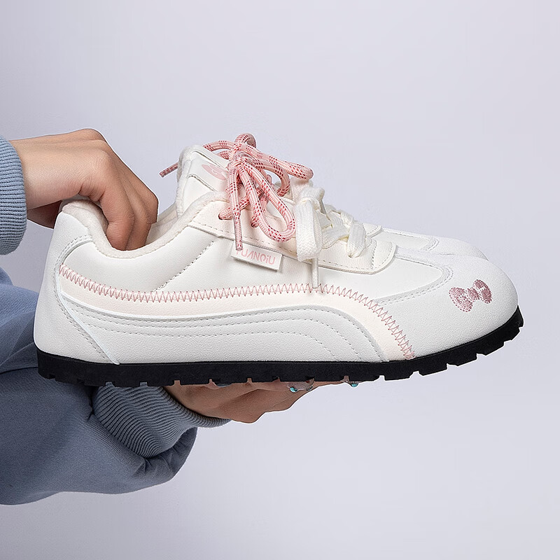 HUANQIU Women's Fleece-Lined Thermal Cotton Shoes 2025 Winter New Flat German Training Shoes Casual White Pink