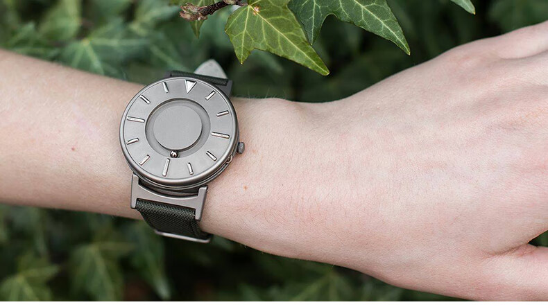 恒圆(eone)手表 超轻钛金属表壳触感磁力腕表红点大奖复古文艺中性表