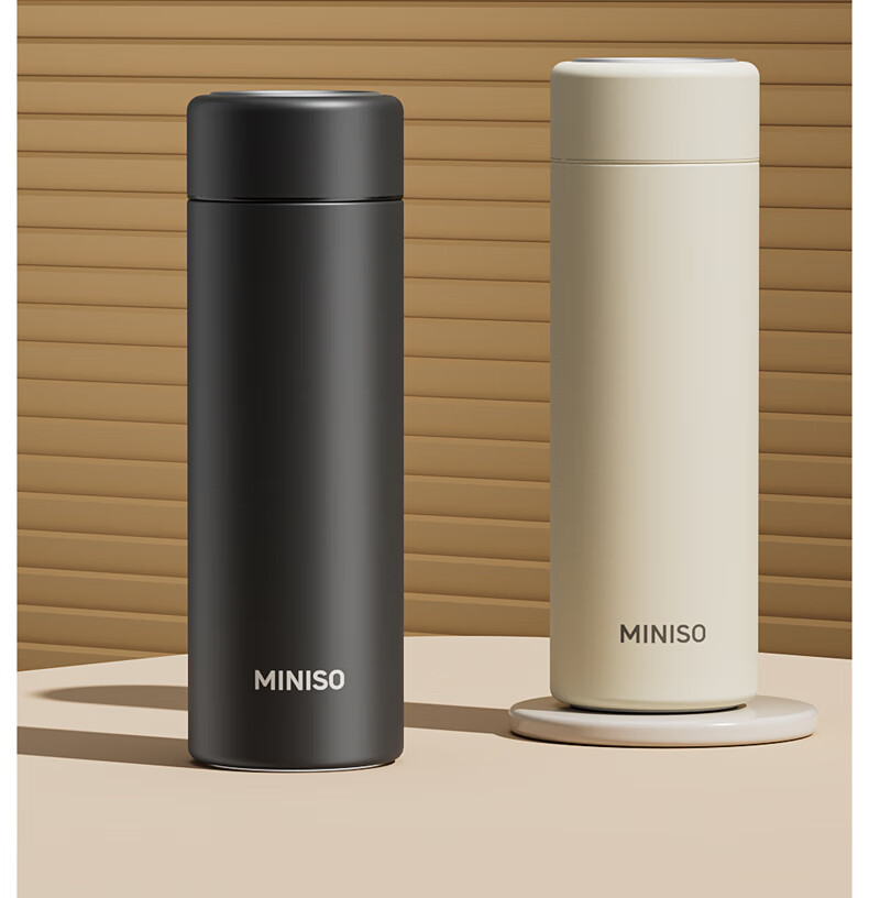 MINISO Large Capacity Temperature Display Insulated Mug 316L Stainless Steel Portable Tea Cup for Men and Women Matte Black 2