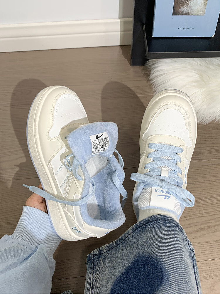 Warrior Korean Style Versatile White Sneakers for Women, New Fleece-Lined Shoes for Female Students, Off-White and Light Blue, Fleece-Lined, Size 36 (Runs Small) 5