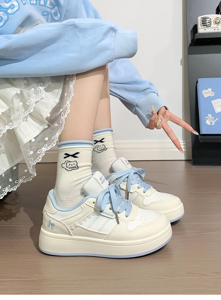 Warrior Korean Style Versatile White Sneakers for Women, New Fleece-Lined Shoes for Female Students, Off-White and Light Blue, Fleece-Lined, Size 36 (Runs Small) 1