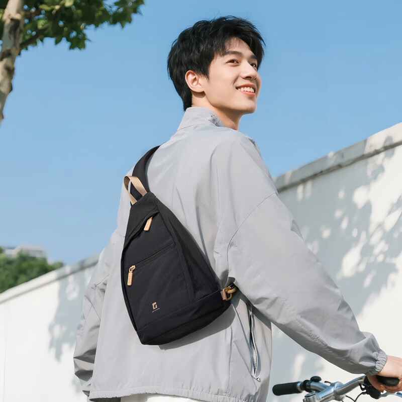 GOLF Men's Lightweight Chest Bag Crossbody Shoulder Bag Women's Phone iPad Casual Cycling Sports Small Backpack