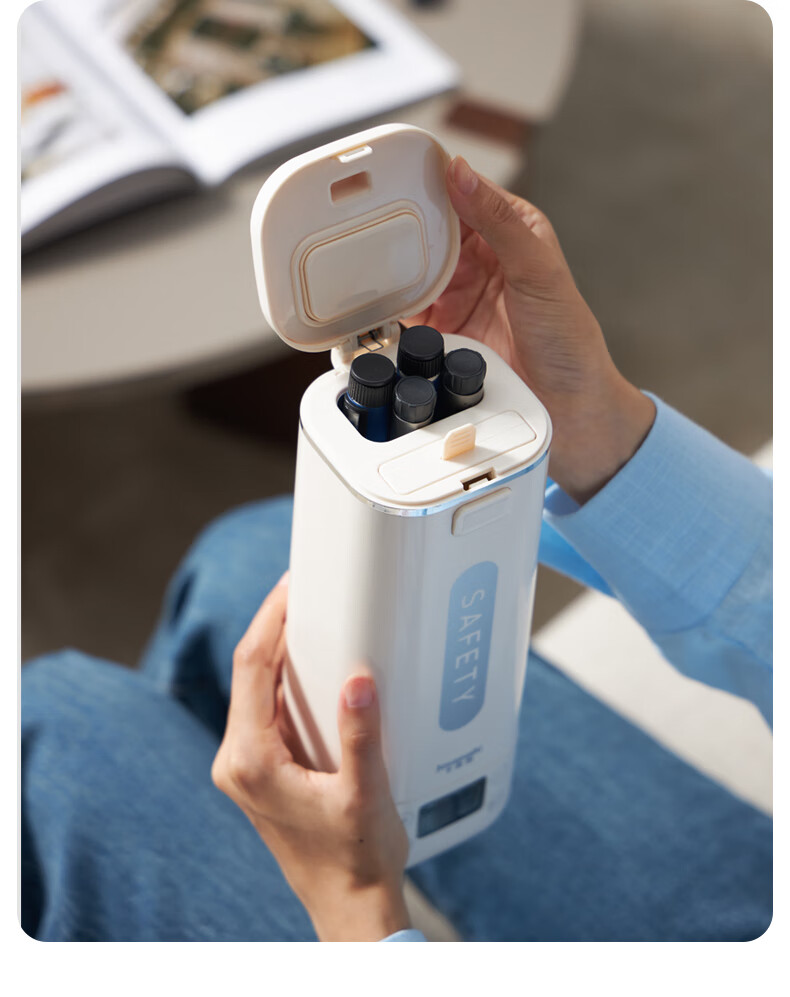 Kasenzhi Insulin Cooler Box, Portable Rechargeable Mini Refrigerator, Wireless Thermos Cup, Medicine-Specific Bag for Growth Hormone 35