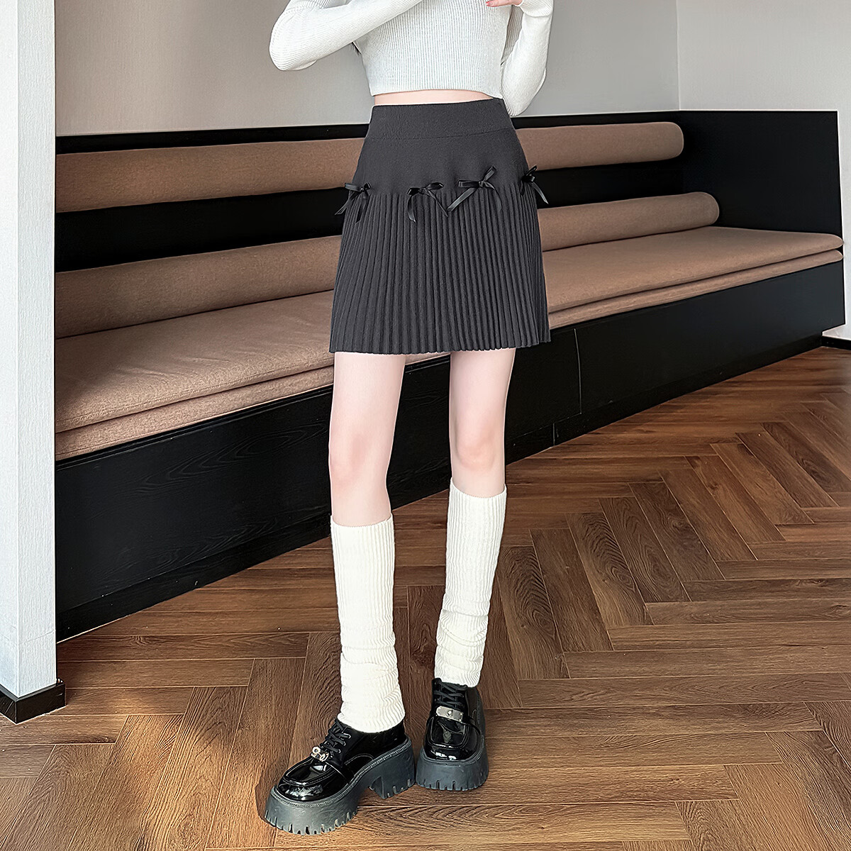 TonLion (TonLion) [Guan Xiaotong Same Style] 2025 Autumn Winter Women's Sweet Lady Bowknot Knit Half-length Skirt Versatile Trendy Skirt