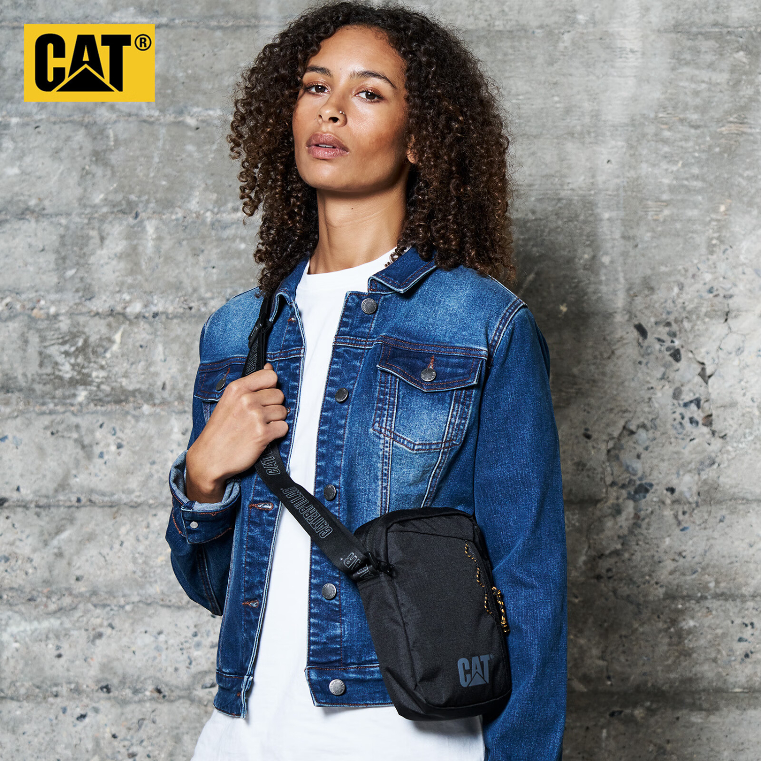 CAT Sports Crossbody Bag Casual Shoulder Bag Mobile Phone Bag Multifunctional Small Bag Gray 84867