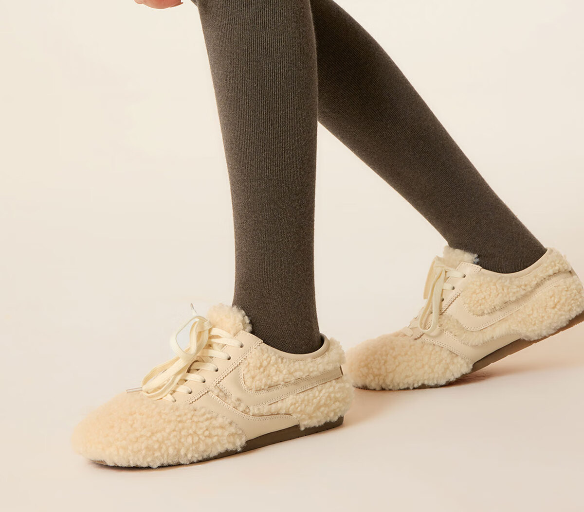 Mianzhuwu Knee Support Over-the-Knee Long Socks for Women Autumn Winter Thigh Warmers Fleece Lined Thickened High Tube Socks 2 Pairs 2