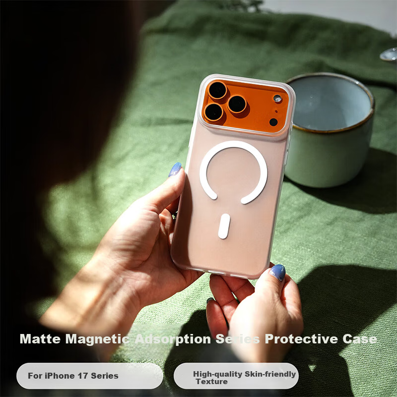 Чехол LLUNC для Apple iPhone 17 Pro Max, противоударный, с защитой камеры, с поддержкой MagSafe, полупрозрачный белый