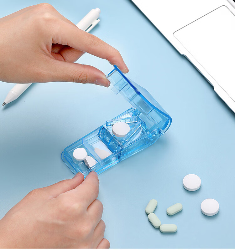 Xinqin Portable Weekly Pill Organizer, Medicine Storage Box with Double-Layer 8 Compartments, Multifunctional Container for Pills And Tablets 3