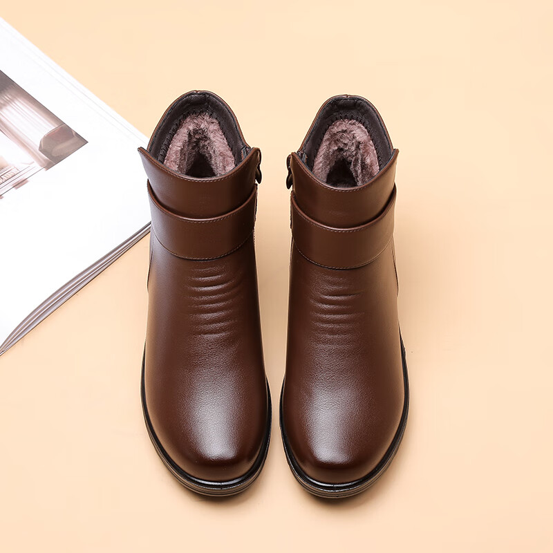 Warrior Women's Winter Cotton Shoes Fleece Lined Non-Slip Warm Elderly Short Boots Mid-Aged Leather Shoes 0871 Brown Size 39