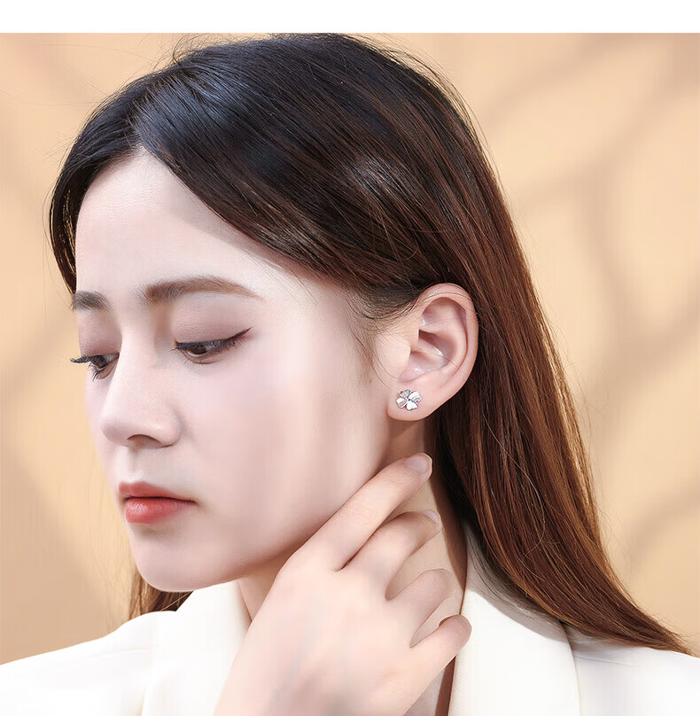 China Jewelry Pure Silver Lucky Four-Leaf Clover Stud Earrings for Women 2026 New Style Silver Ear Piercing Earrings Birthday Gift for Girlfriend 13