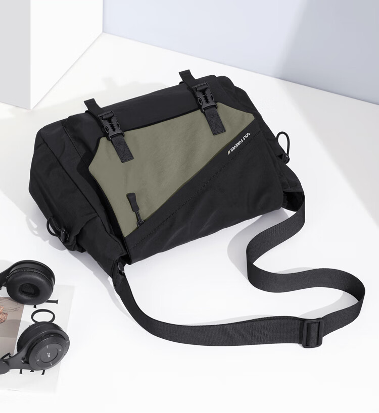 GOLF Lightweight Waterproof Crossbody Shoulder Bag for Men and Women, Outdoor Cycling Sports Bag, Phone and iPad Holder, Student Bag 10