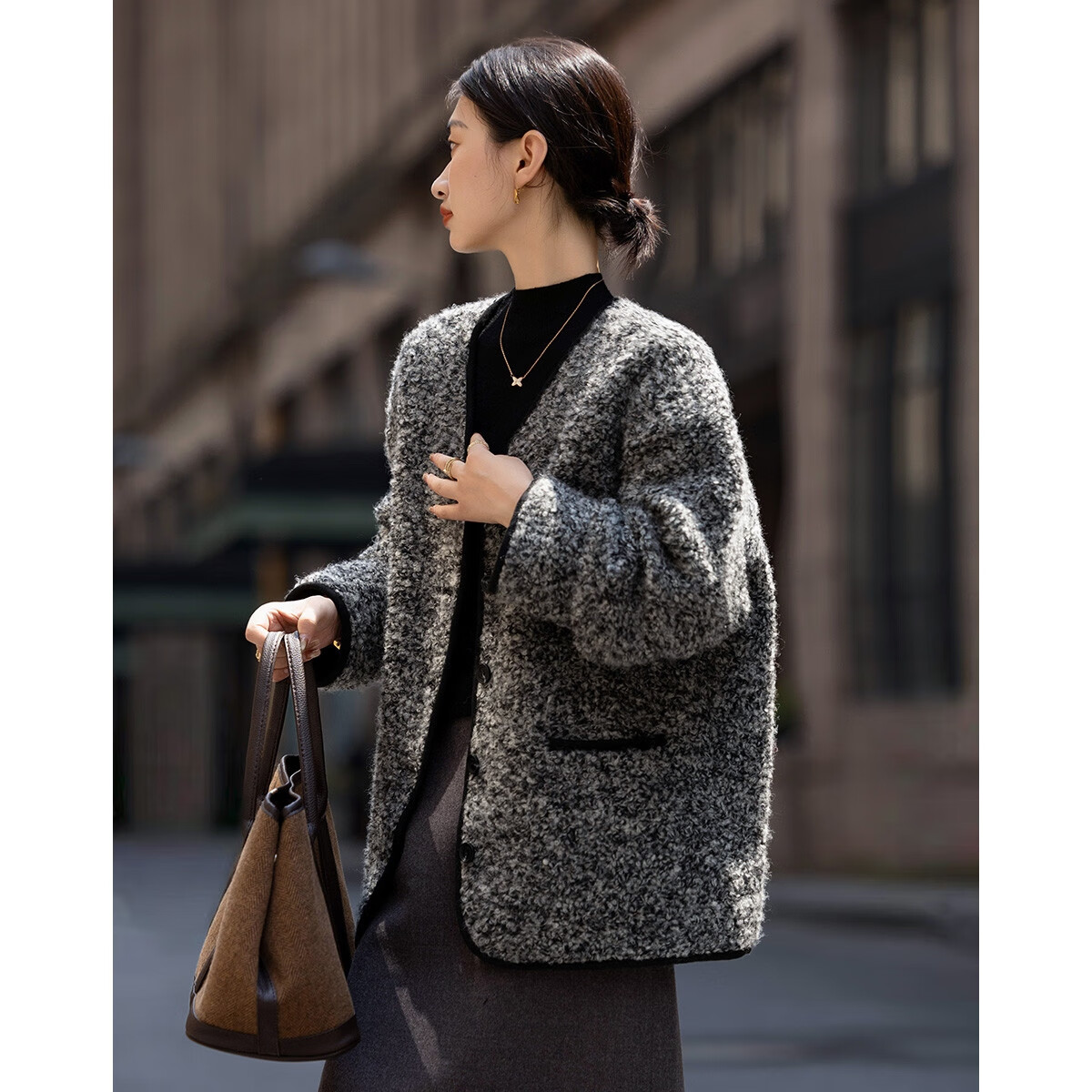 Demana Warm Winter Love Letter Women's Winter Small Heater 90% Duck Down V-Neck Suede Spliced Edged Color-Blocked Down Jacket
