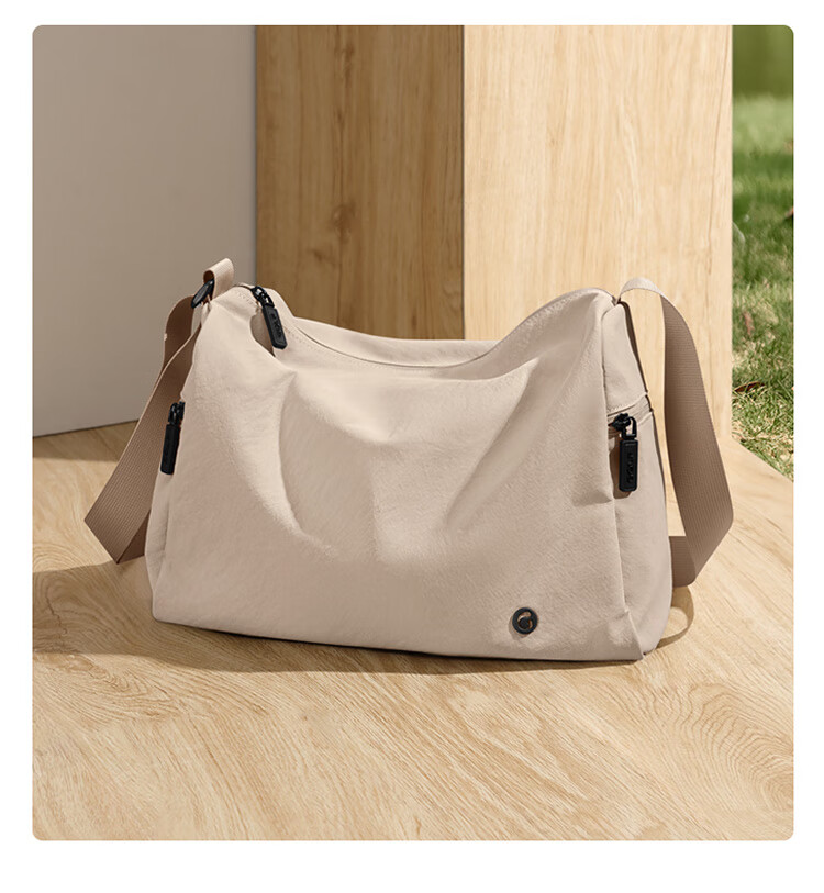 GOLF Men's Casual Single Shoulder Bag Lightweight Water-Resistant Crossbody Bag for Men and Women, Phone and iPad Holder, Cycling and Fitness Bag 27