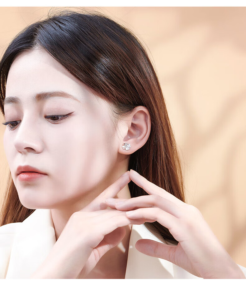 China Jewelry Pure Silver Lucky Four-Leaf Clover Stud Earrings for Women 2026 New Style Silver Ear Piercing Earrings Birthday Gift for Girlfriend 10
