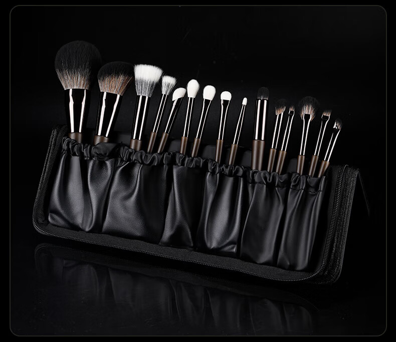 LADES Wooden 15-Piece Makeup Brush Set Animal Hair Powder Brush Lip Brush Concealer Brush Beauty Tools 24