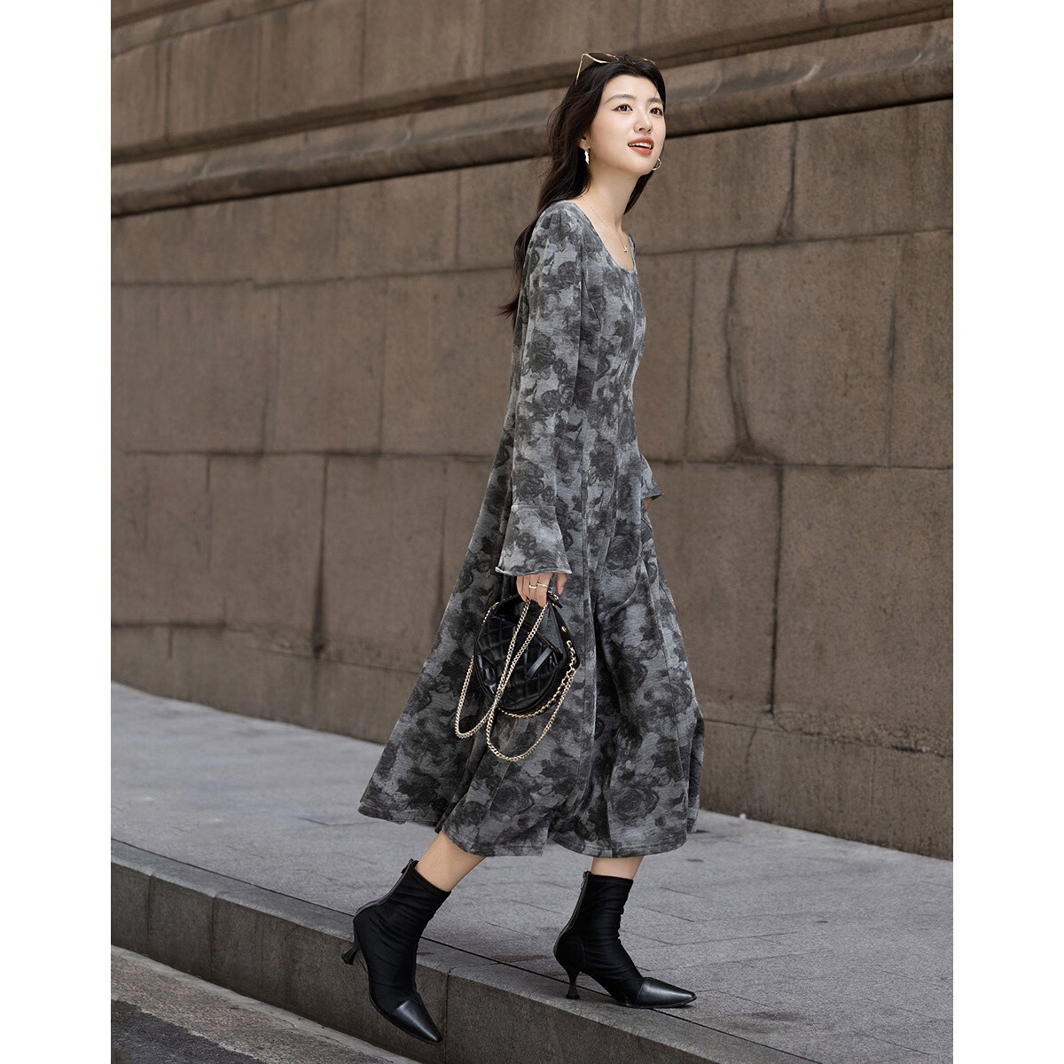 Demana Artistic Style Winter Gradient Print Round Neck Flared Sleeve Waist Cinched A-Line Slimming Women's Dress