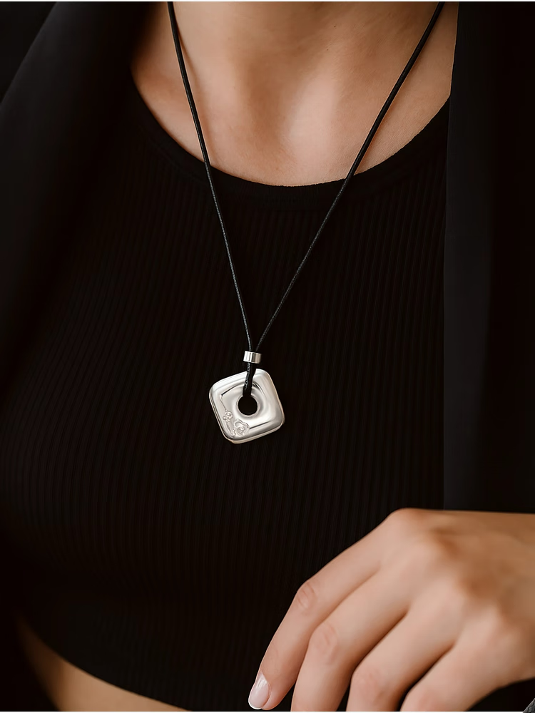 AJIDOU Women's Necklace, Same Style As in Department Stores, Silver Peace Buckle, Auspicious Lock Chain, Spring And Summer Auspicious Cloud Sweater Chain, Mid-Autumn Festival 2