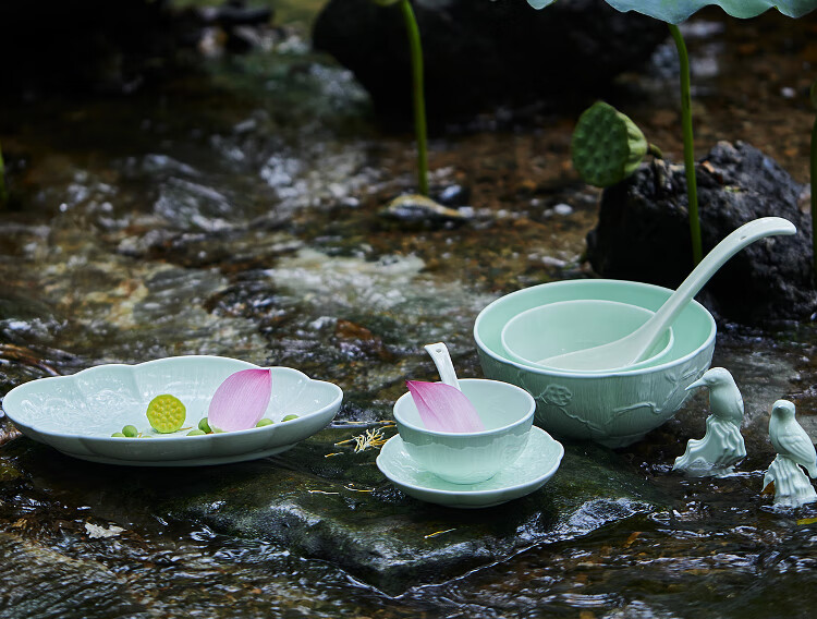 Magolont He and Qinglian Light Luxury Tableware Set Underglaze Color Tableware Bowl Plate Yingqing Embossed 36-Piece 6-Person Dinnerware Set 14