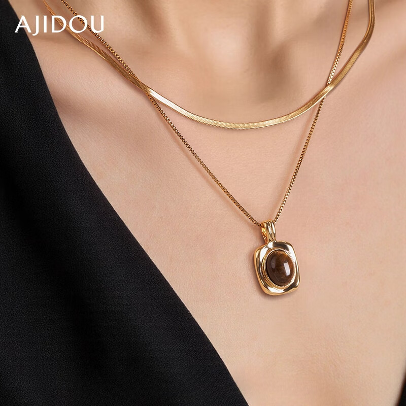 AJIDOU Women's Necklace, Retro Maillard Pendant, Double-Layered Snake Bone Chain, Elegant Light Luxury Sweater Chain for Mid-Autumn Festival