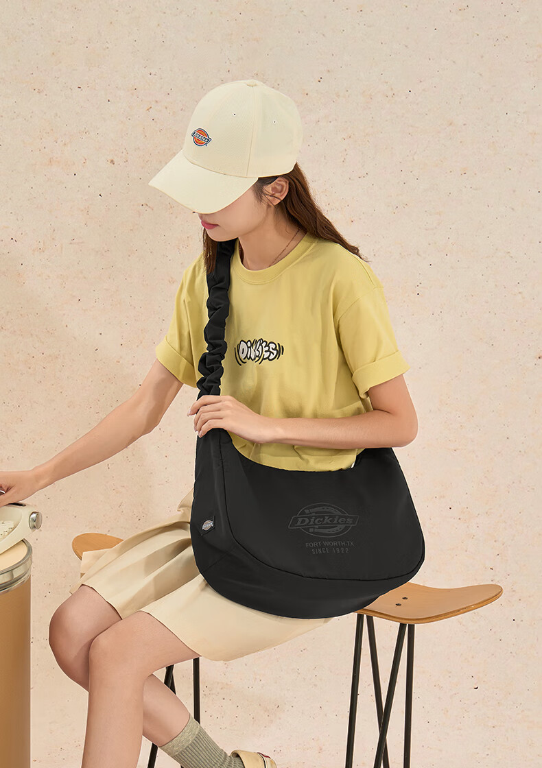 Dickies Women's Shoulder Bag Cloud Bag Sports Commuter Underarm Crossbody Travel Large Capacity Dumpling Bag Graphite Black 15