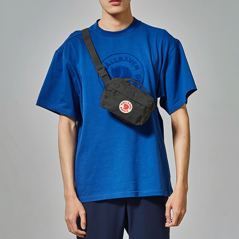 FJALLRAVEN Classic Crossbody Bag, Trendy Waist Pack, Street Fashion Shoulder Bag, 23796-550 Black, 2L