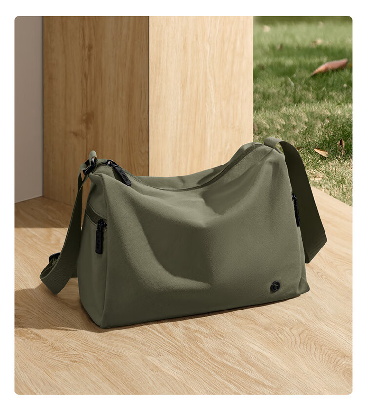 GOLF Men's Casual Single Shoulder Bag Lightweight Water-Resistant Crossbody Bag for Men and Women, Phone and iPad Holder, Cycling and Fitness Bag 28