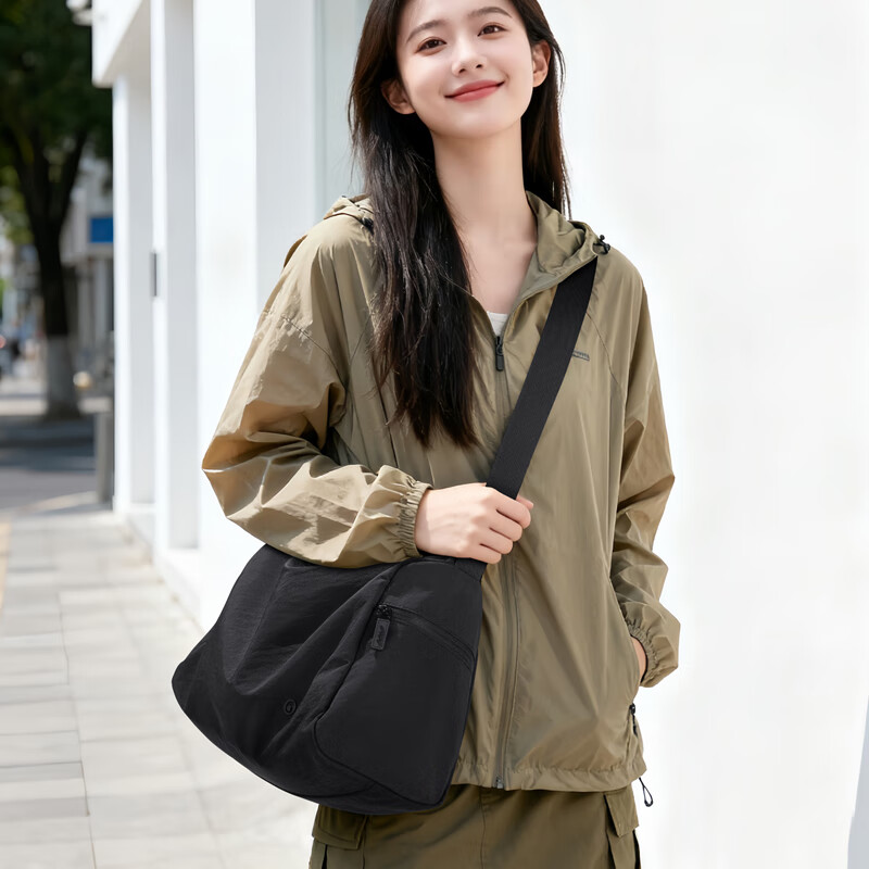 GOLF Lightweight Crossbody Bag Large Capacity Shoulder Bag for Men and Women Casual Commuter Phone iPad Bag Sports Cycling Messenger Bag