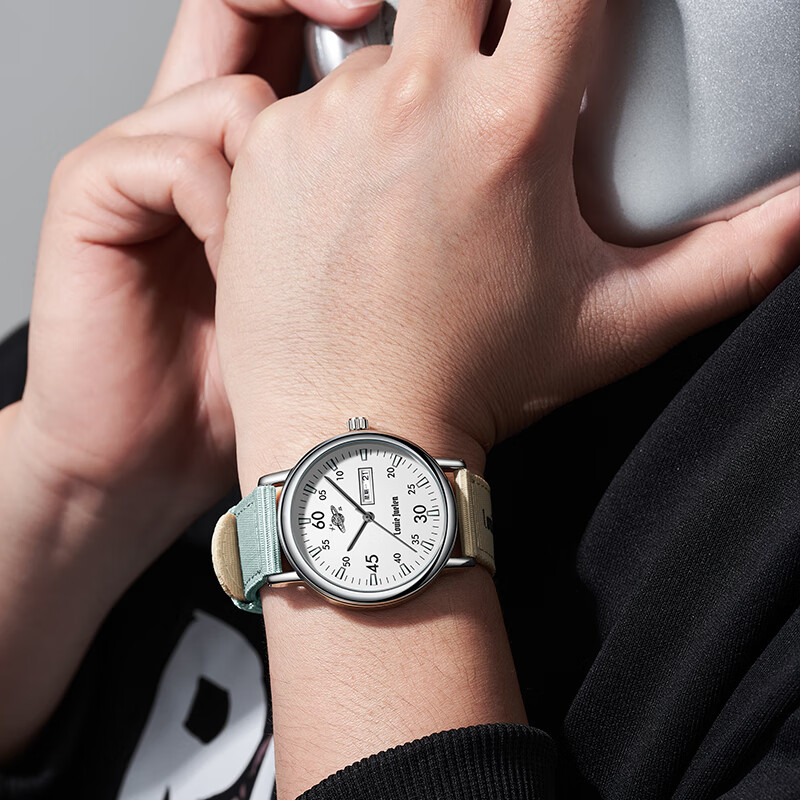 GEORGCOUNT 2025 New Silent Quartz Watch for High School and Middle School Female Students Waterproof Youth Stylish Exam Use