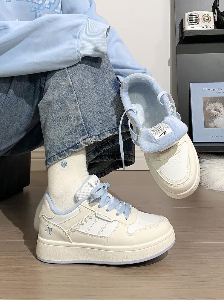 Warrior Korean Style Versatile White Sneakers for Women, New Fleece-Lined Shoes for Female Students, Off-White and Light Blue, Fleece-Lined, Size 36 (Runs Small) 6