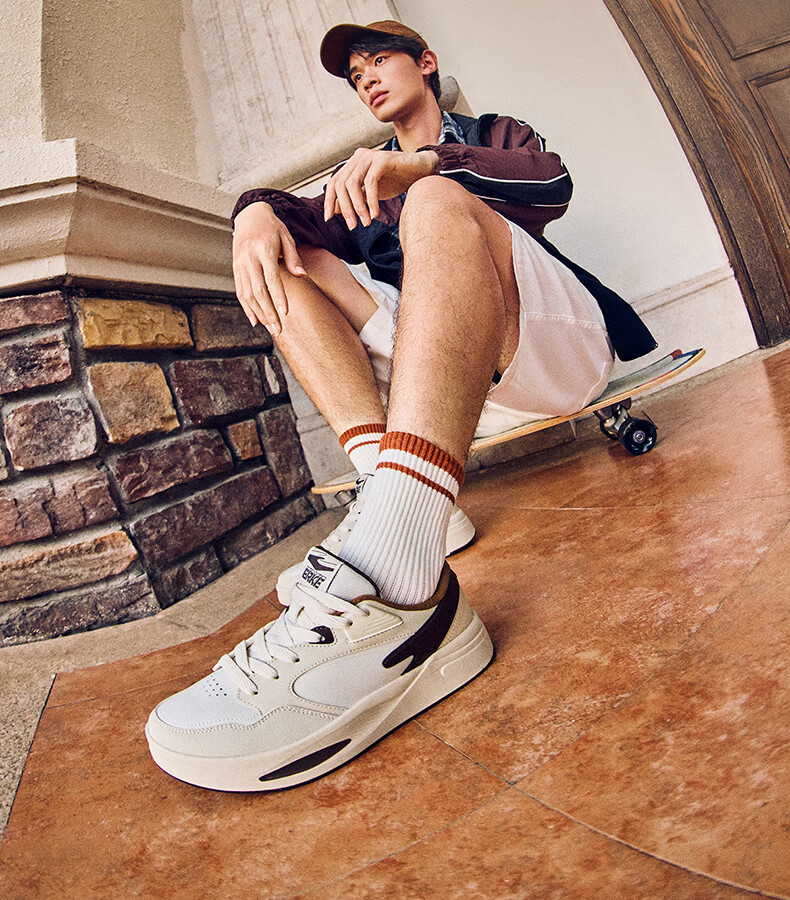 ERKE Men's Thick-Soled Lightweight Comfortable Soft-Soled Versatile White Skateboarding Sneakers | Cool Play 4 12