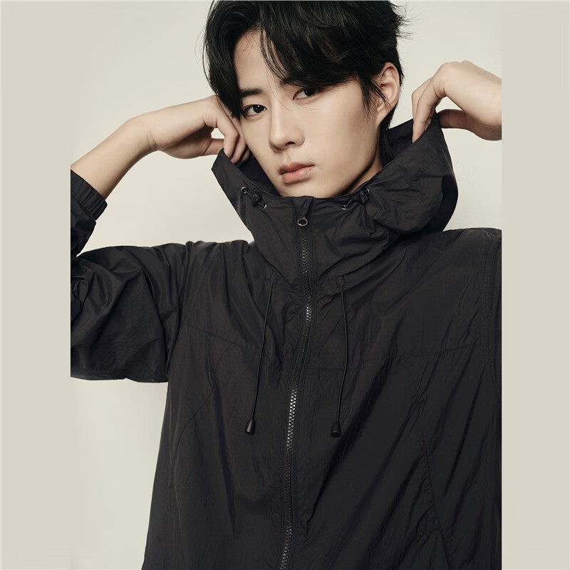 Giordano [Korean Celebrity Style] Casual Cycling Jacket Men Drawstring Hooded Lightweight Windbreaker 01075531
