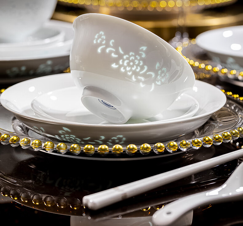 Jingde Story Jingdezhen Underglaze Color Exquisite Porcelain Dinnerware Set White Ceramic Tableware for 6 People Bowls and Plates Ceramic Dinner Set Housewarming Gift 2