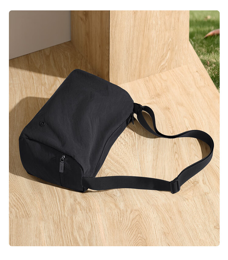 GOLF Men's Casual Single Shoulder Bag Lightweight Water-Resistant Crossbody Bag for Men and Women, Phone and iPad Holder, Cycling and Fitness Bag 25