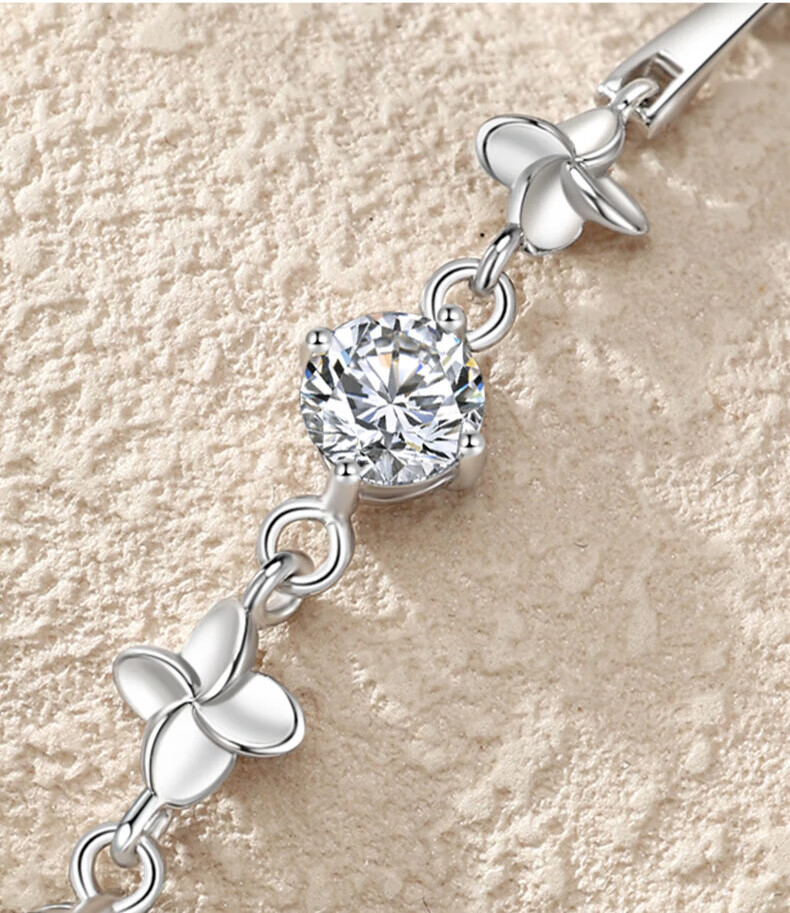 Sino Gem Silver Lucky Four-Leaf Clover Bracelet for Women Luxury High-End Wristband 520 Birthday Gift for Girlfriend and Best Friend 13