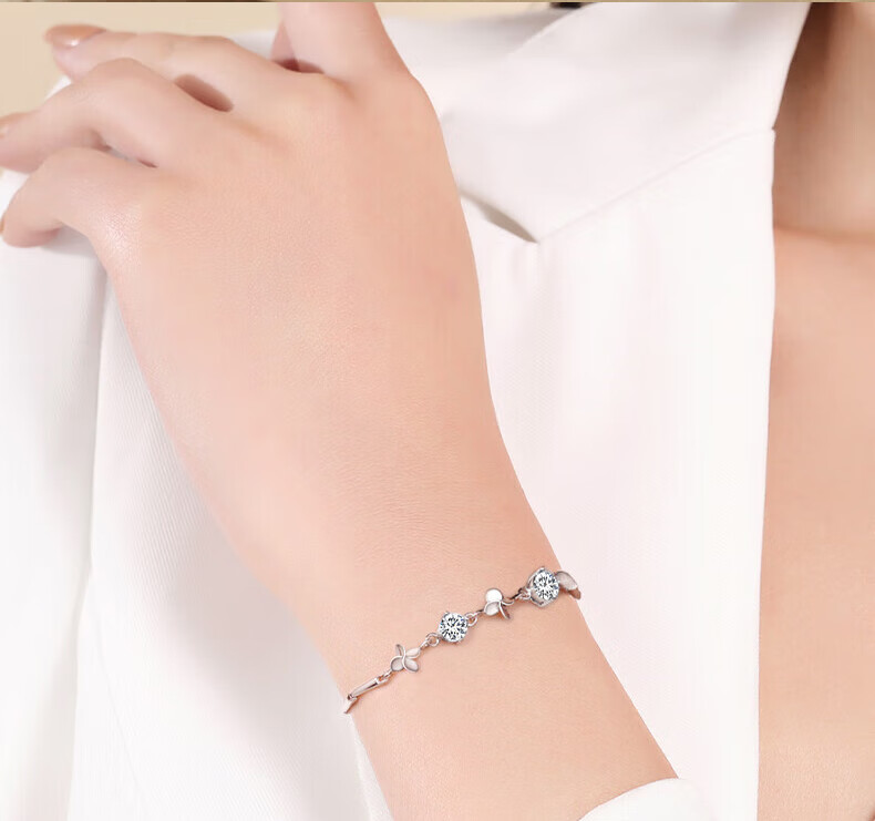 Sino Gem Silver Lucky Four-Leaf Clover Bracelet for Women Luxury High-End Wristband 520 Birthday Gift for Girlfriend and Best Friend 3