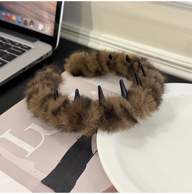 YeFeiLi Leopard Print Plush Teeth Hairband for Women, Face Washing Hair Clip, High Crown Hair Accessory, Hairband for Managing Flyaways, Autumn Winter Headwear, Dark Coffee 13